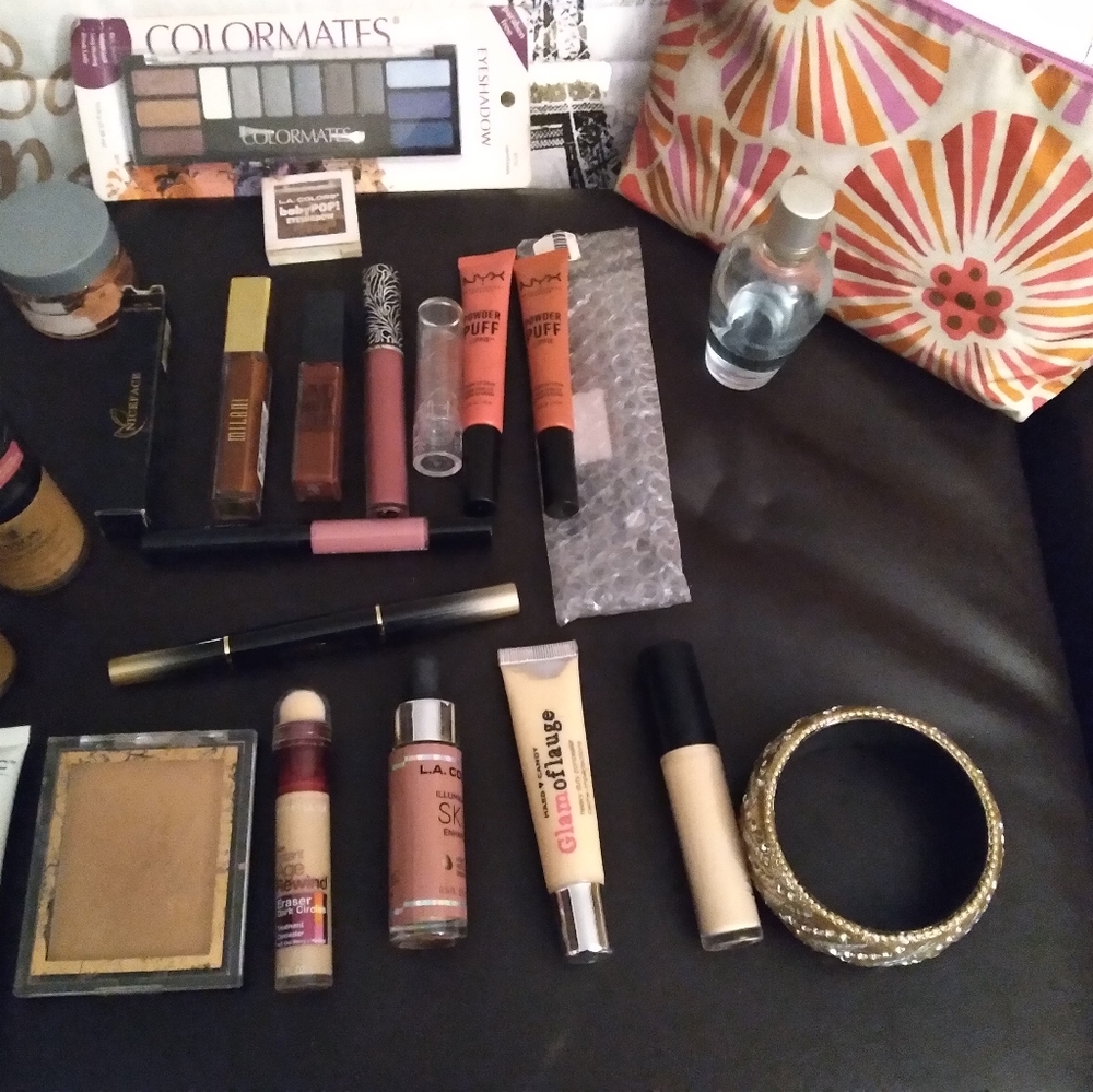 Makeup - Picture 4 of 4